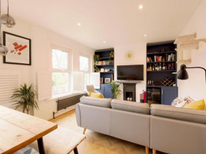 Pass the Keys Fantastic 2Bedroom Flat with Private Garden, London